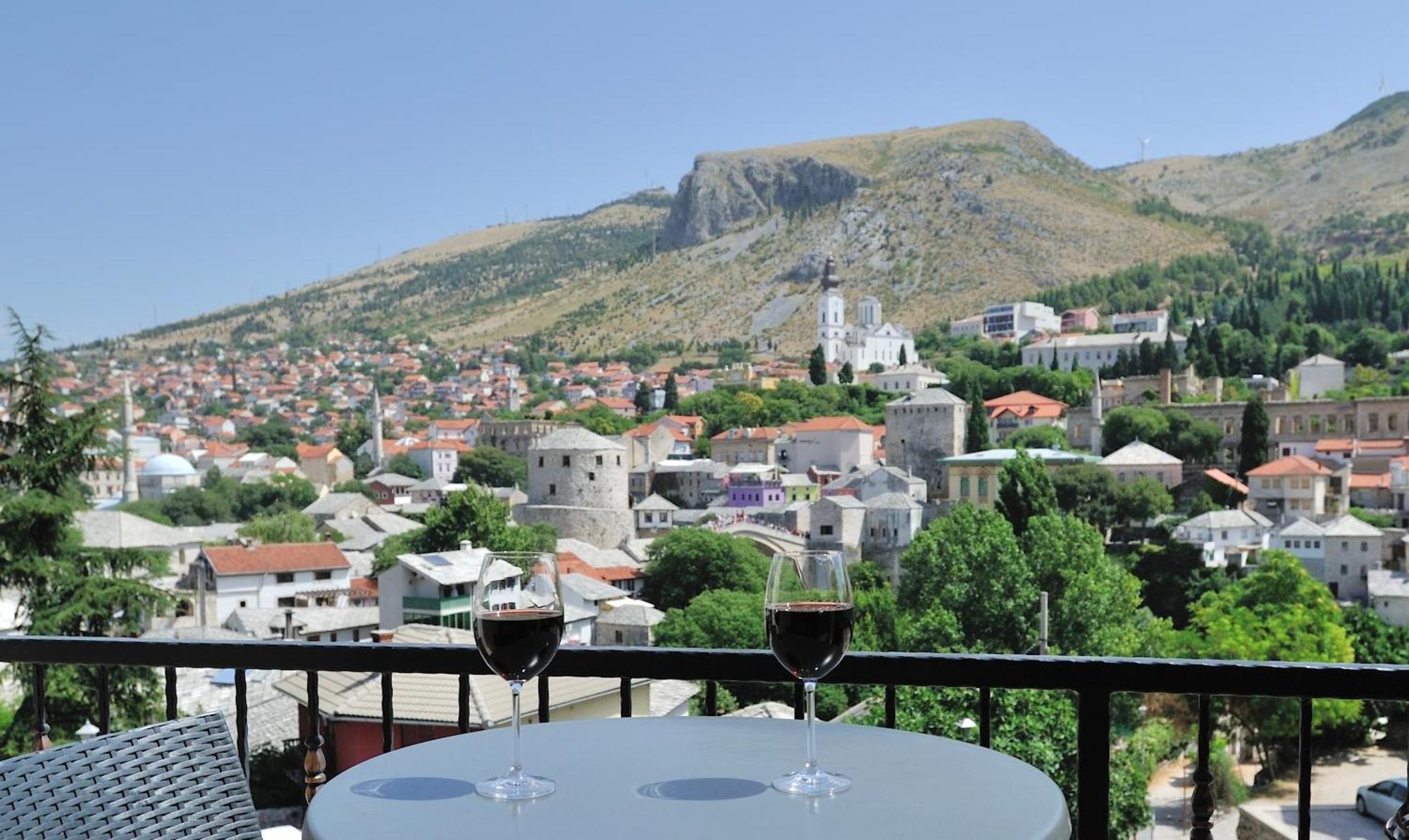 Captain'S Luxury Apartments Mostar Bagian luar foto