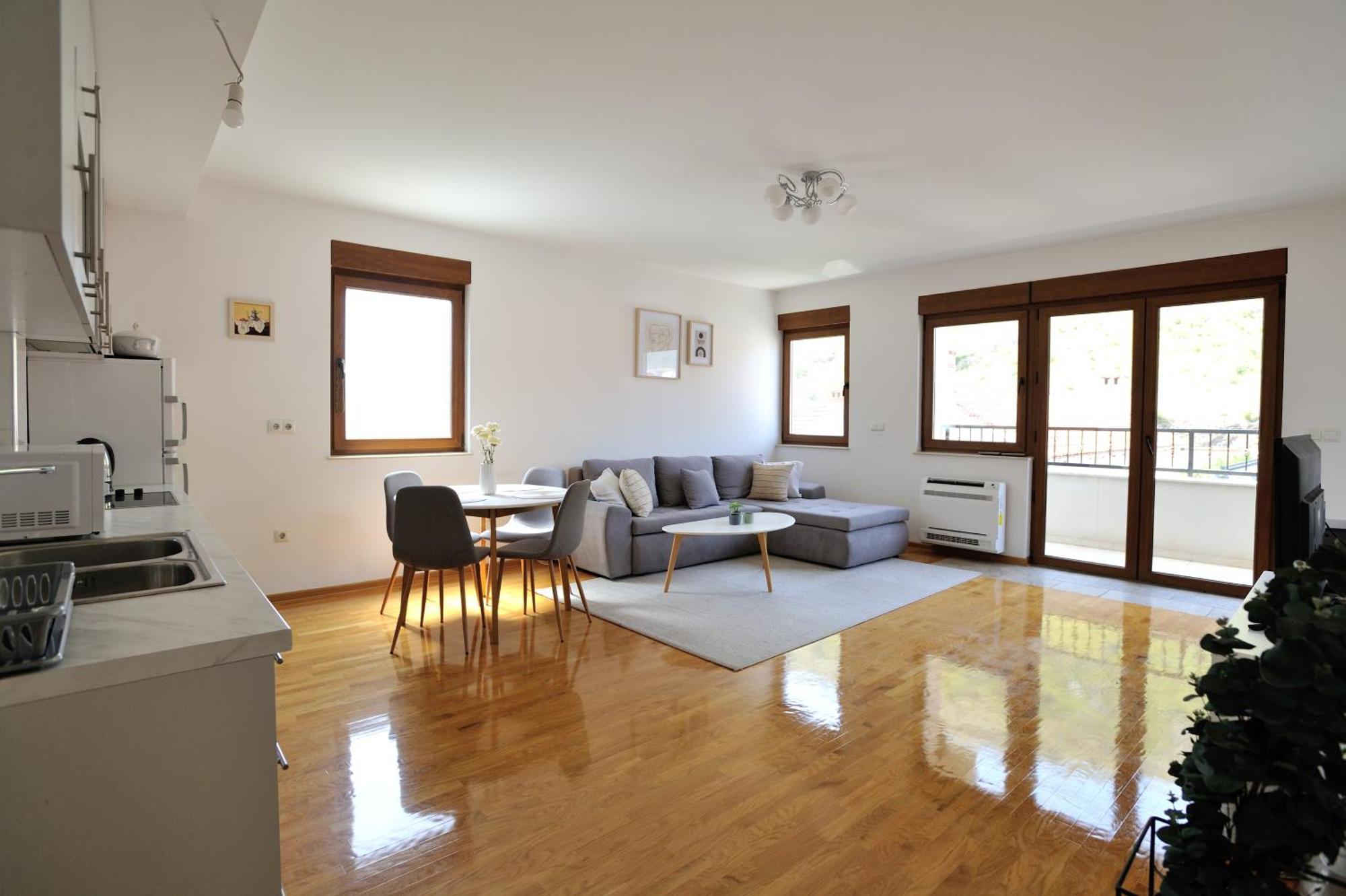 Captain'S Luxury Apartments Mostar Bagian luar foto