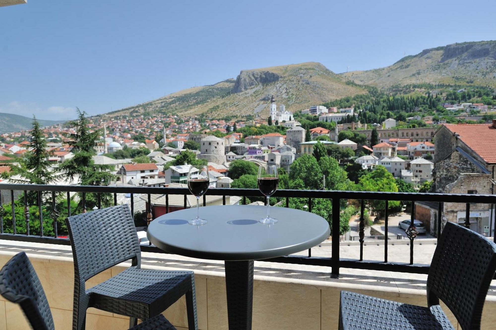 Captain'S Luxury Apartments Mostar Bagian luar foto